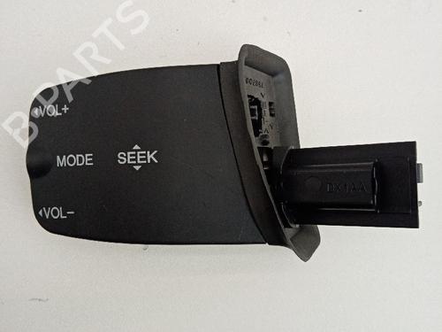 Used Steering wheel controls Steering wheel controls FORD FOCUS II Turnier (DA_, FFS, DS) 1.6 TDCi (109 hp) 21033930 21033930
