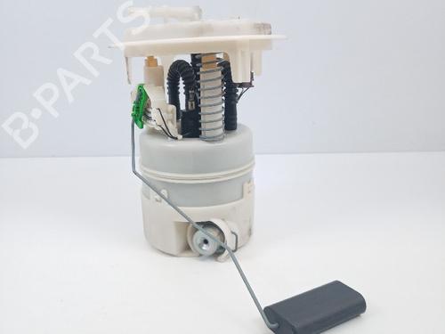 Used Fuel pump Fuel pump 21040244 21040244