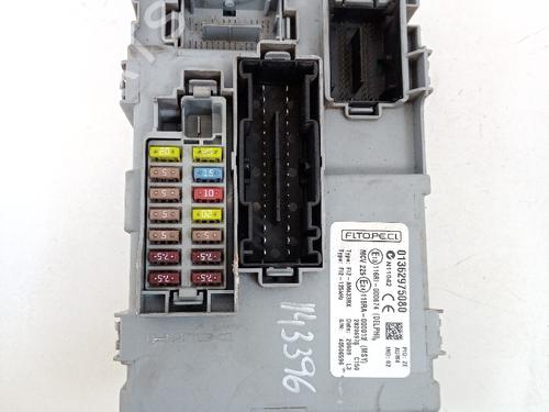 Used Fuse box Fuse box FIAT QUBO (225_) 1.3 D Multijet (225CXB1A, 225AXB1A, 225CXB11, 225AXB11,... (75 hp) 21040945 21040945
