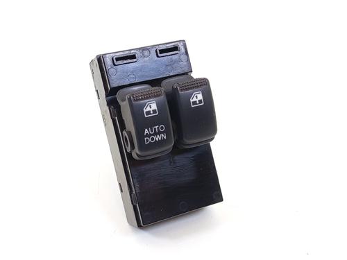Used Left front window switch Left front window switch HYUNDAI GETZ (TB) 1.1 (67 hp) 32367390 32367390