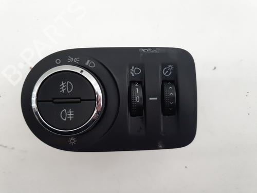 Used Headlight switch Headlight switch OPEL CORSA D (S07) 1.3 CDTI (L08, L68) (75 hp) 21028761 21028761