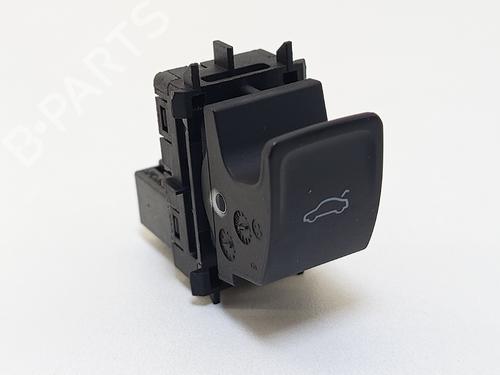 warning-switch-vw-passat-b8-3g2-cb2-2014-31717916 main image
