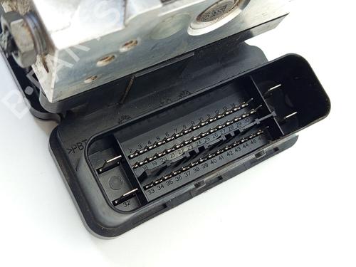 ABS pump VOLVO V40 Hatchback (525) D2 | BP24356547M43 - Image 2