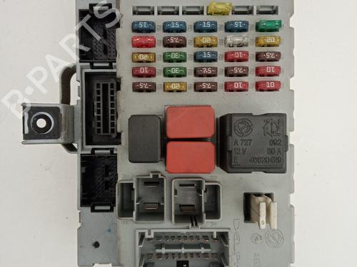 Used Fuse box FIAT PUNTO (188_) 1.2 16V 80 (188.233, .235, .253, .255, .333, .353, .639,... (80 hp) 21032864