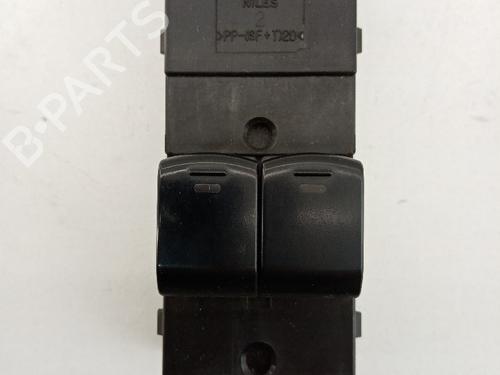 Used Switch NISSAN MICRA III (K12) 1.2 16V (80 hp) 21040023