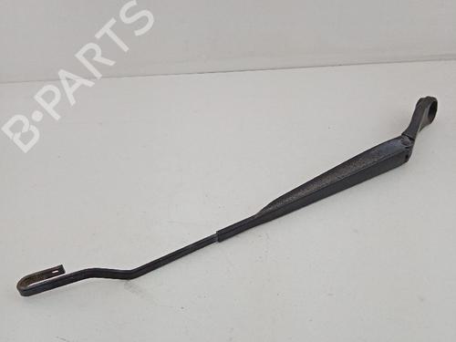Used Front windshield wiper arm NISSAN MICRA III (K12) 1.2 16V (80 hp) 21040009