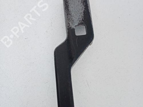 Front windshield wiper arm PEUGEOT 208 I (CA_, CC_) 1.2 VTI 82 | BP21041802C143