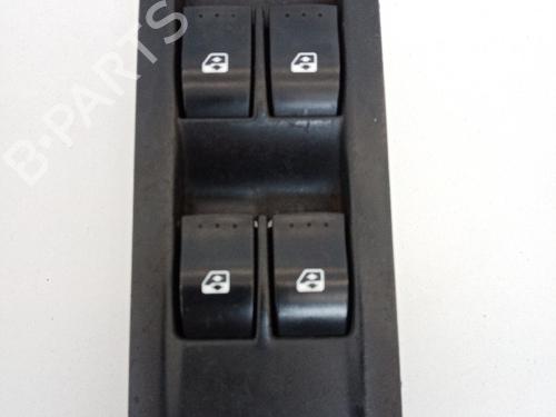 Used Switch RENAULT MEGANE II Estate (KM0/1_) 1.9 dCi (KMRG, KM1G, KM0G, KM2C) (120 hp) 21042581