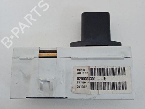 Used Electronic module RENAULT MEGANE II Estate (KM0/1_) 1.6 16V (112 hp) 22354751
