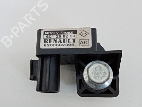 Elektronische module RENAULT MEGANE II Estate (KM0/1_) 1.6 16V (112 hp) 22354750
