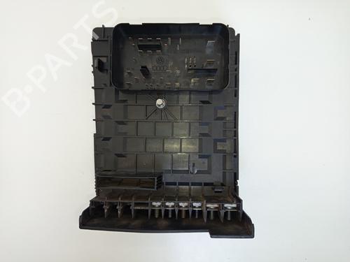 Used Fuse box VW GOLF VI (5K1) 1.6 TDI (105 hp) 22700558