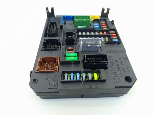 Fuse box PEUGEOT 308 II (LB_, LP_, LW_, LH_, L3_) 1.6 BlueHDi 120 | BP25488294E1 