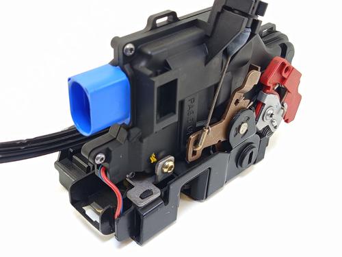 Rear right lock VW TOURAN (1T1, 1T2) 2.0 TDI | BP29340698C99 