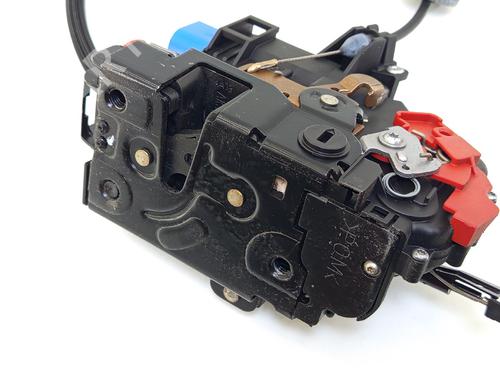 Rear right lock VW TOURAN (1T1, 1T2) 2.0 TDI | BP29340698C99 