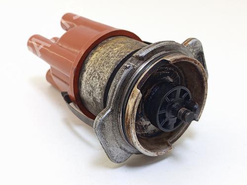 Used Ignition distributor OPEL CORSA B (S93) 1.2 i (F08, F68, M68) (45 hp) 29698027