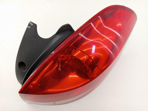 Right taillight RENAULT CLIO III (BR0/1, CR0/1) 1.2 16V (BR02, BR0J, BR11, CR02, CR0J, CR11) | BP29837278C35 