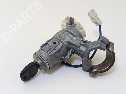 Rattlås /Tenningslås TOYOTA YARIS (_P1_) 1.4 D-4D (NLP10_, NLP10R) (75 hp) 30519465