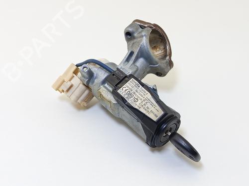 Used Ignition barrel TOYOTA YARIS (_P1_) 1.0 (SCP10_, SCP10R) (65 hp) 31138563