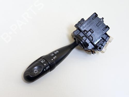 Used Steering column stalk TOYOTA YARIS (_P1_) 1.0 (SCP10_, SCP10R) (65 hp) 31138572