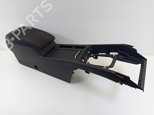 Armlæn VW PASSAT B8 (3G2, CB2) 1.6 TDI (120 hp) 31647043