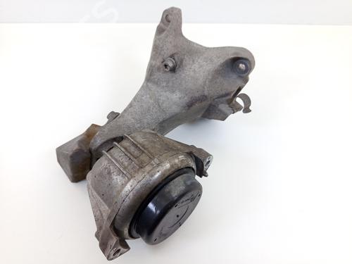 Used Engine mount BMW 3 Coupe (E92) 320 d (177 hp) 32036113