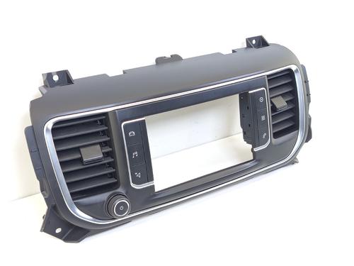 switch-peugeot-expert-van-v_-2016-32207660 main image