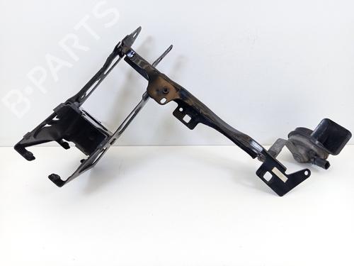 crossmember-bmw-1-f21-2011-2012-2013-2014-2015-2016-2017-2018-2019-33273904 main image