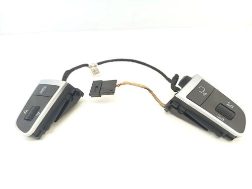 Used Steering wheel controls Steering wheel controls AUDI A3 Sportback (8PA) 2.0 TDI (140 hp) 33827390 33827390