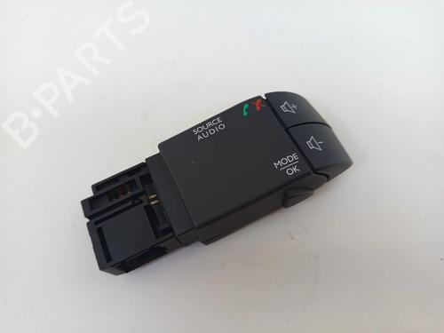 Used Steering wheel controls Steering wheel controls DACIA LOGAN II TCe 90 (L8MA, L8M1, L8AC) (90 hp) 35770345 35770345