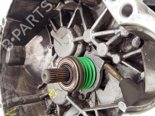 Gearbox VOLVO V70 II (285) 2.4 D | BP29876807M3