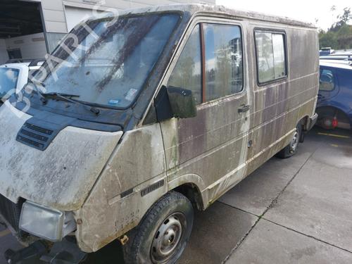 Used Parts RENAULT TRAFIC Bus (T_, P_, V_)  2.1 D  1971865