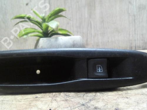 Højre bagtil elrude kontakt RENAULT CLIO IV (BH_) 1.5 dCi 90 (90 hp) 31229918