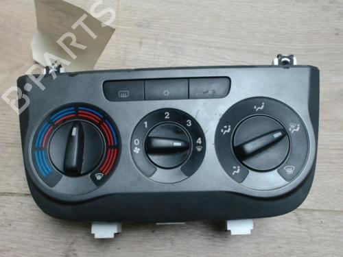 Used Climate control FIAT GRANDE PUNTO (199_) 1.3 D Multijet (75 hp) 31225419