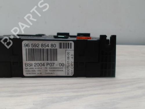 Used Fuse box Fuse box 36674339 36674339