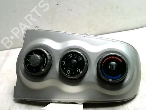 Climate control TOYOTA YARIS (_P9_) 1.4 D-4D (NLP90_, NLP90R) | BP25425209I5 
