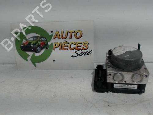 Used ABS pump RENAULT GRAND SCÉNIC II (JM0/1_) 1.5 dCi (JM1E) (106 hp) 25399493