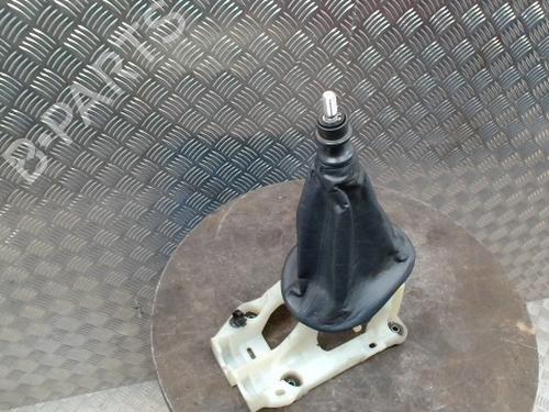 Selector da caixa Selector da caixa TOYOTA URBAN CRUISER (_P1_) 1.4 D-4D 4WD (NLP115_, NLP115R) (90 hp) 33818485 33818485