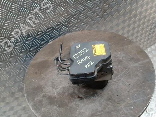 Used ABS pump ABS pump TOYOTA RAV 4 II (_A2_) 2.0 D 4WD (CLA20_, CLA21_, CLA20R, CLA21R) (116 hp) 33660909 33660909
