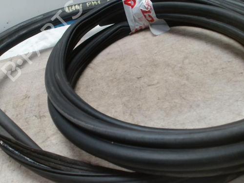 Gummiliste MERCEDES-BENZ M-CLASS (W163) ML 270 CDI (163.113) (163 hp) 31226989