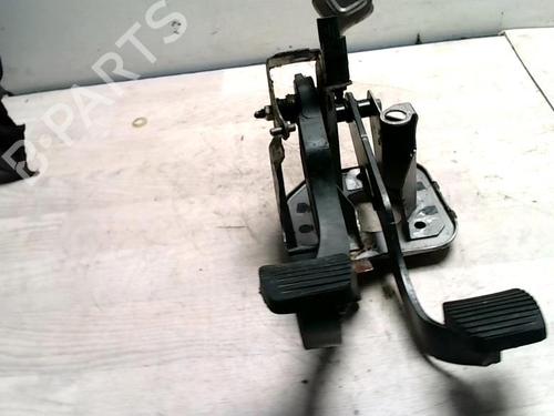 Used Pedal PEUGEOT 206 Hatchback (2A/C) 1.4 i (75 hp) 25427000