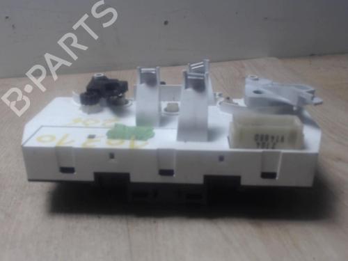 Used Climate control PEUGEOT 206 Hatchback (2A/C) 1.4 i (75 hp) 31239148