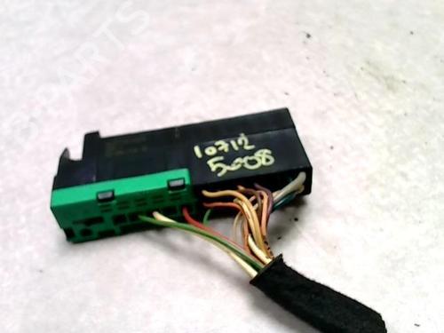 Used Fuse box PEUGEOT 5008 (0U_, 0E_) 2.0 HDi (163 hp) 31229171