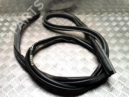 Used Rubber door seal DACIA DUSTER (HS_) 1.5 dCi (109 hp) 32388057