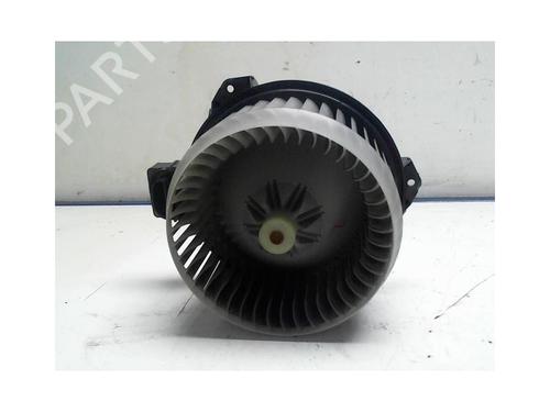 Luftventil TOYOTA YARIS (_P9_) 1.4 D-4D (NLP90_, NLP90R) (90 hp) 25417672