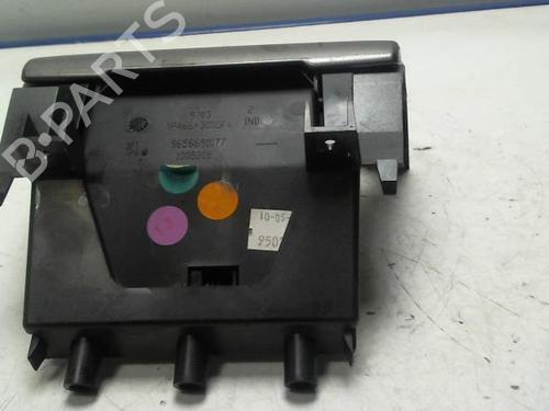 Aschenbecher für PEUGEOT 308 I (4A_, 4C_) 1.6 HDi (109 hp) 31228653