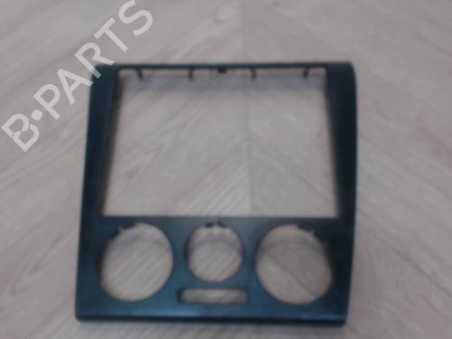 Mittelkonsole SKODA OCTAVIA I (1U2) 1.9 TDI (110 hp) 25409794