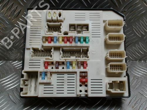 Used Fuse box Fuse box RENAULT LAGUNA III (BT0/1) 2.0 dCi (BT01, BT08, BT09, BT0E, BT0K, BT12, BT1C, BT1D,... (150 hp) 31230839 31230839