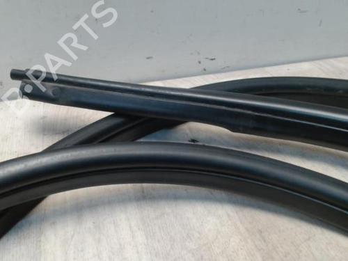 Rubber door seal BMW X1 (E84) xDrive 20 d | BP27562174C142 