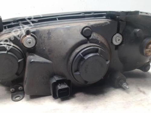Right headlight HYUNDAI ELANTRA III Saloon (XD) 2.0 CRDi | BP28120412C29 