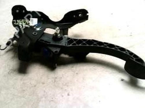 Used Clutch pedal RENAULT SCÉNIC III (JZ0/1_) 1.5 dCi (106 hp) 25428415